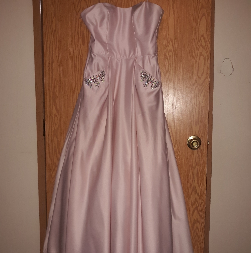 Dress worn once size 9